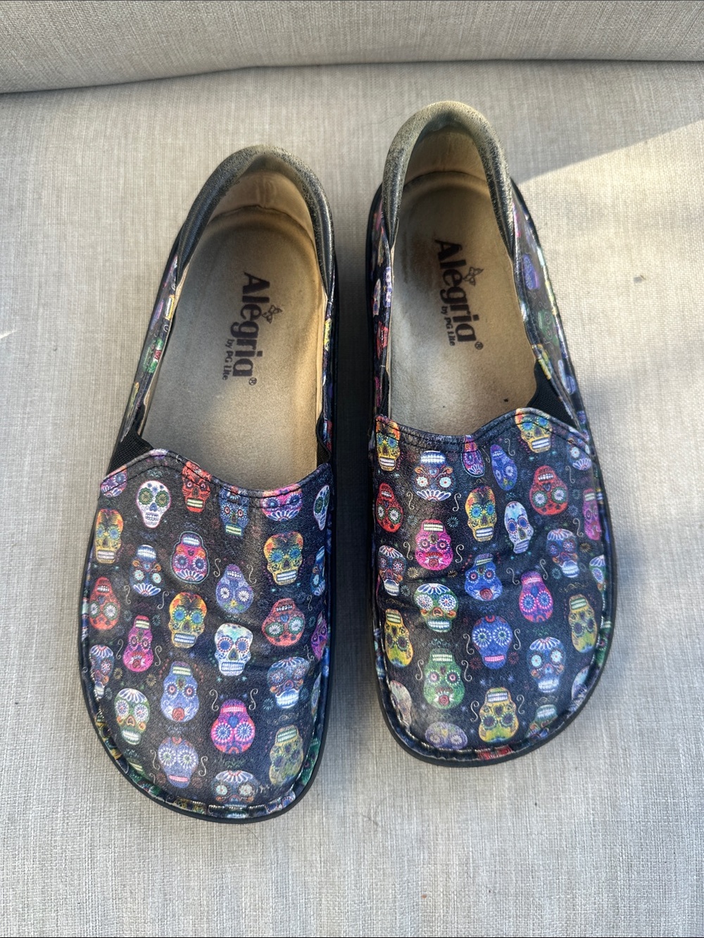 Alegria by PG Lite Size  38 Women's Debra Sugar Skulls Clogs Closed Toe Leather